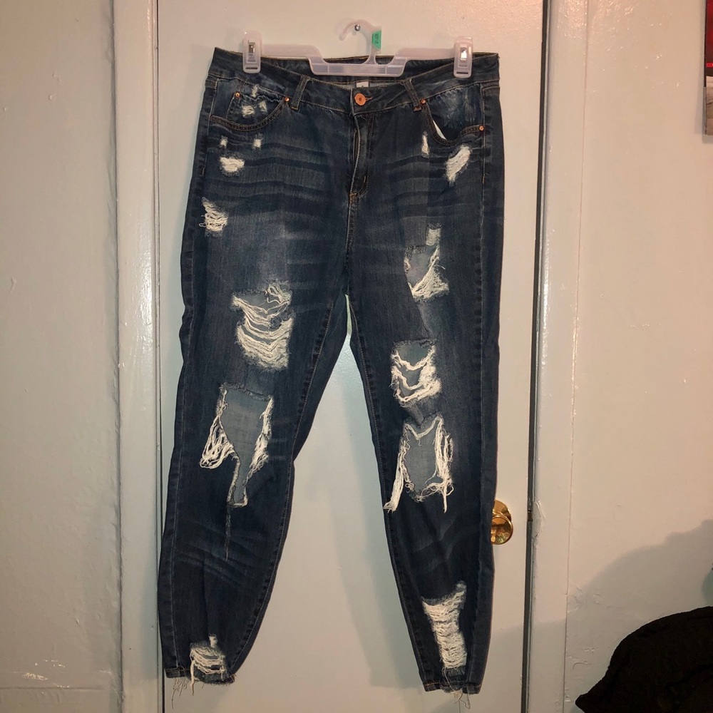 Distressed boyfriend jeans!